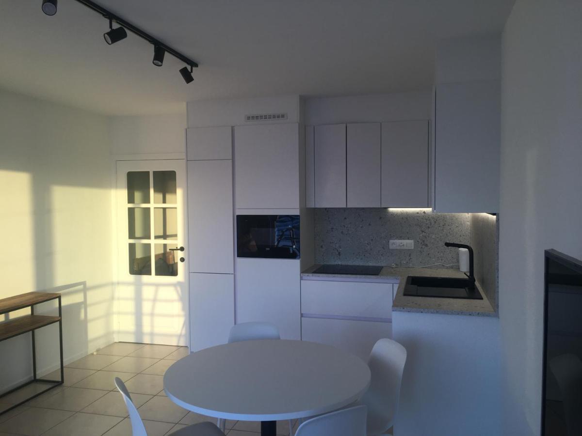 Studio 4 Pers Met Frontaal Zeezicht & Prive Zwembad Oostende 外观 照片