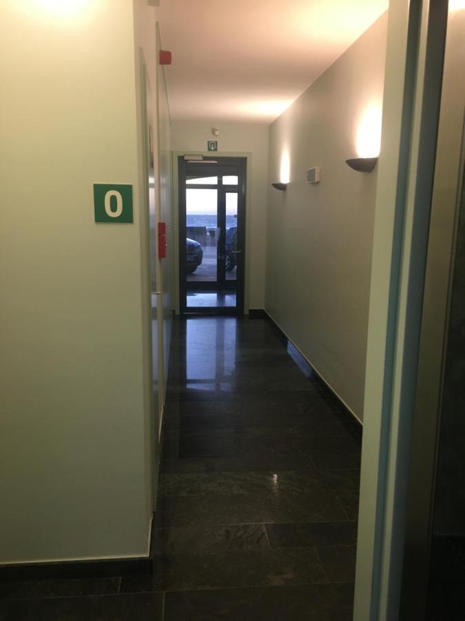 Studio 4 Pers Met Frontaal Zeezicht & Prive Zwembad Oostende 外观 照片